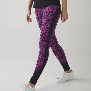 Lululemon Drop It Like It’s Hot Tight 6  Cheetah Ultra Violet Navy Mesh Luxtreme